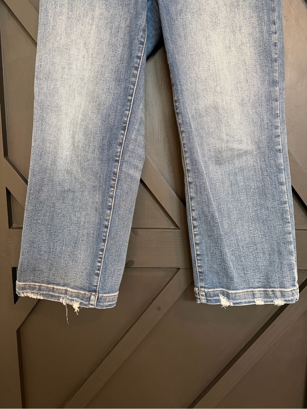Judy Blue High-Waist Wide Leg Cropped Jeans in Medium Wash, Size 5/27 (US 6) - Picture 5 of 13